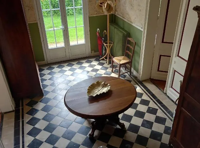 فيلة Chateau Colette *